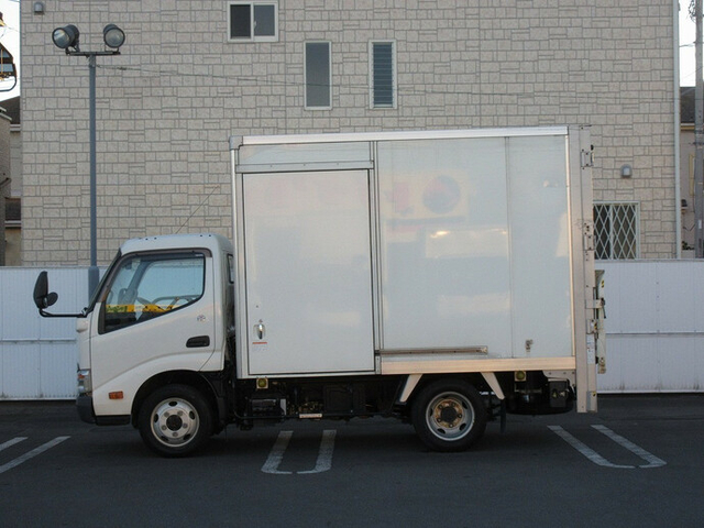 トヨタ ダイナ 小型 バン TKG-XZC675(8399) 5枚目