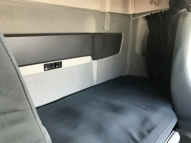 ボルボ その他・不明 大型 トラクタ QKG-H2TEA1(8851) 23枚目