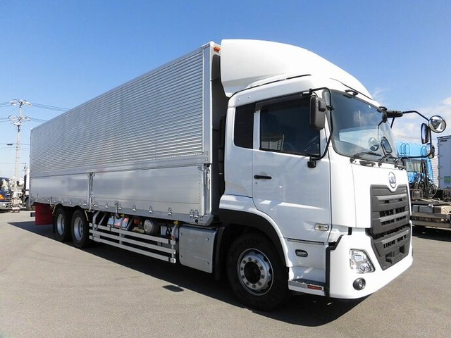 UDトラックス（日産） クオン 大型 ウィング 2PG-CD5CA(7465) 2枚目