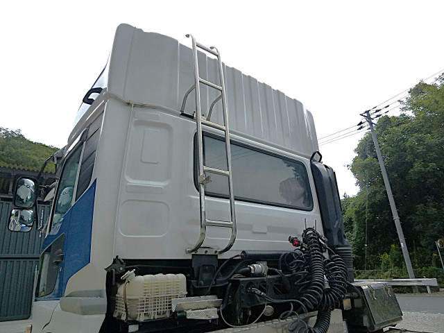 UDトラックス（日産） クオン 大型 トラクタ 2PG-GK5AAB(113572) 10枚目