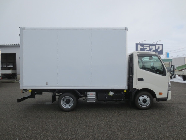 トヨタ ダイナ 小型 バン 2KG-XZU702(99728) 8枚目