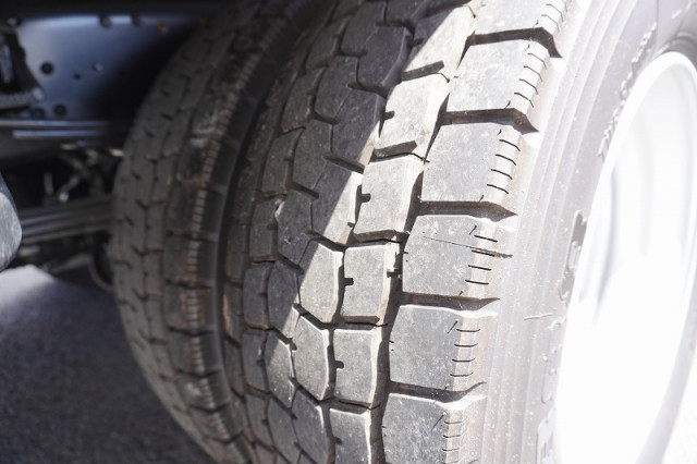 三菱ふそう ファイター 増トン 平ボディ（クレーン付） 2KG-FK62FZ(107812) 10枚目