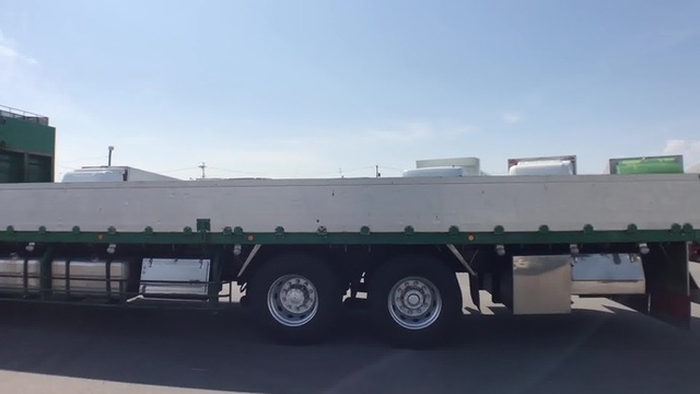 UDトラックス（日産） クオン 大型 平ボディ QKG-CD5ZA(35342) 11枚目