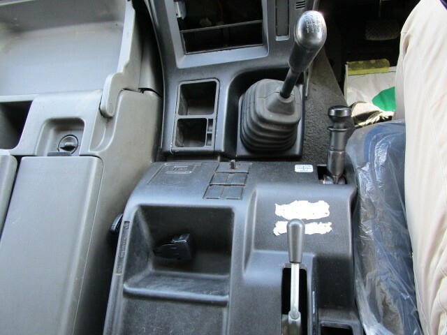 いすゞ ギガ 大型 トラクタ QKG-EXD52AE(6802) 6枚目