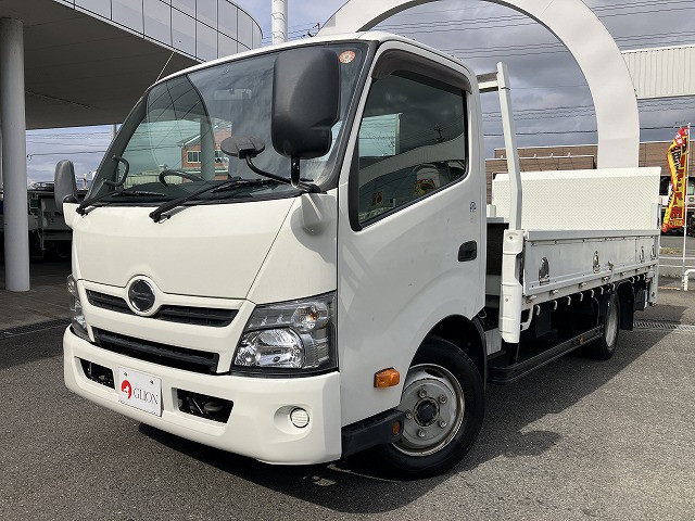 日野 デュトロ 小型 平ボディ SKG-XZU710M(113991) 1枚目