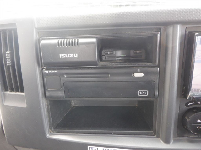 いすゞ フォワード 増トン コンテナ専用車 2RG-FTR90U2(109237) 24枚目