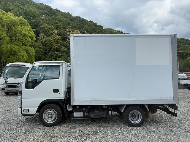 いすゞ エルフ 小型 バン 2RG-NHR88AN(105407) 4枚目