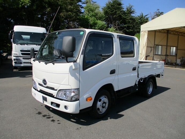 日野 デュトロ 小型 Wキャブ 2RG-XZU605M(9554) 1枚目