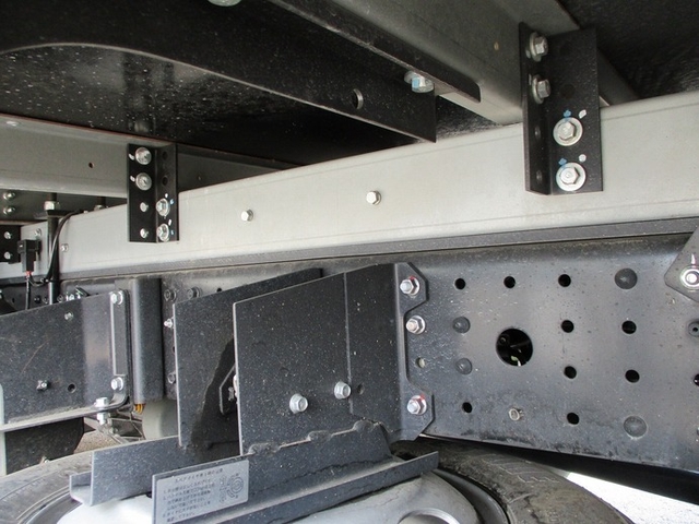 三菱ふそう キャンター 小型 冷蔵冷凍バン 2PG-FBAV0(9563) 15枚目
