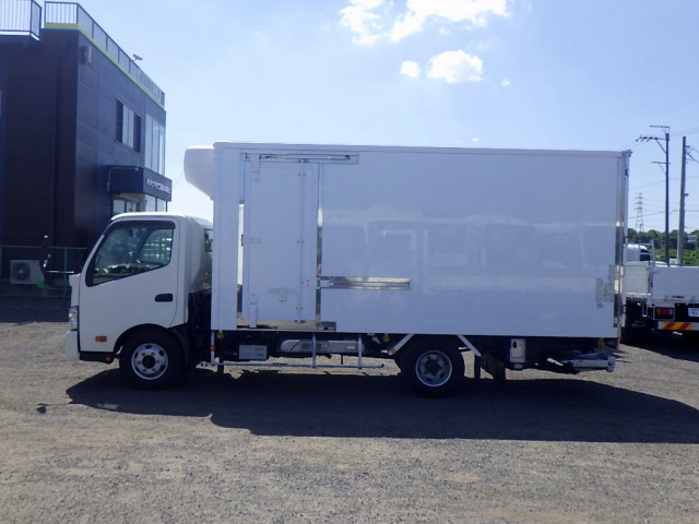 日野 デュトロ 小型 冷蔵冷凍バン TPG-XZU712M(109191) 4枚目