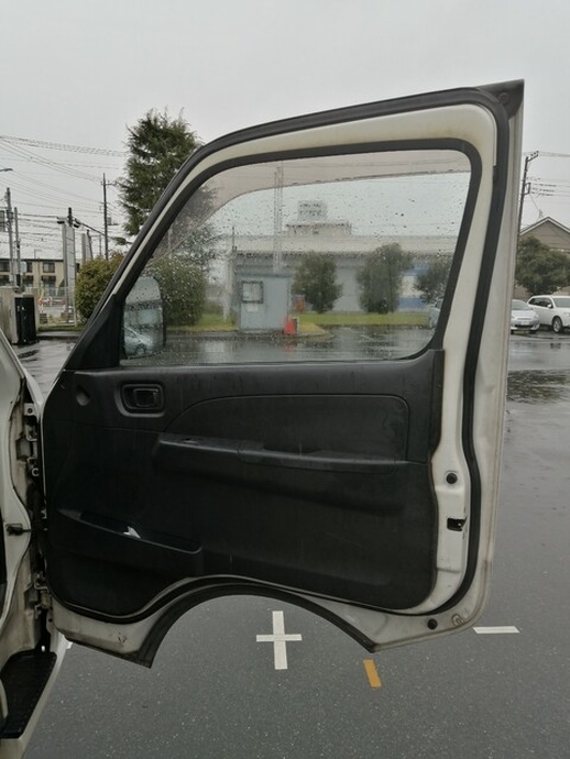 日産自動車 キャラバン その他 Translation missing: ja.item.body_keijou_enum.body_keijou_one_box ADF-VWE25(5640) 19枚目