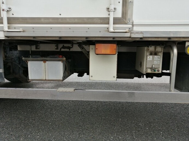 UDトラックス（日産） コンドル 中型 冷蔵冷凍バン PB-MK36A(5519) 47枚目