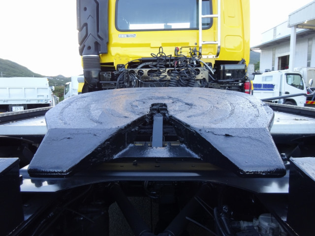 UDトラックス（日産） クオン 大型 トラクタ QKG-GK6XAB(110301) 15枚目