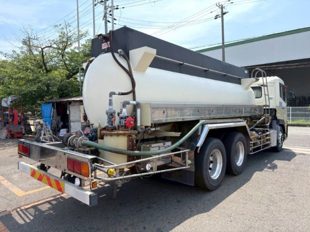 UDトラックス（日産） クオン 大型 タンクローリー LGK-CD5YL(112391) 3枚目