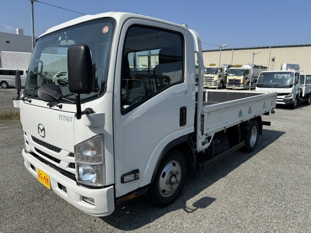 マツダ タイタン 小型 平ボディ TRG-LNR85AR(109616) 1枚目