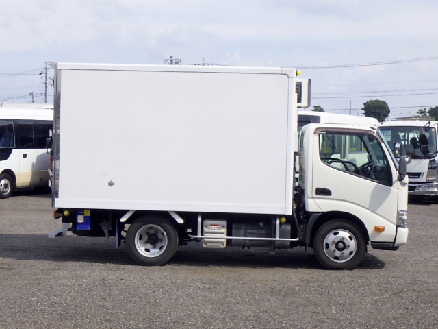 日野 デュトロ 小型 冷蔵冷凍バン 2RG-XZC605M(112133) 5枚目