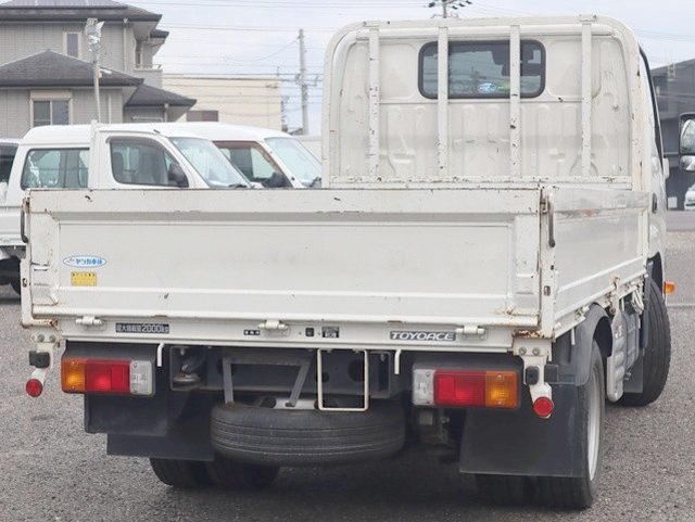 トヨタ トヨエース 小型 平ボディ 2RG-XZC605(112072) 3枚目