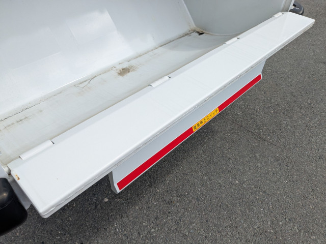 三菱ふそう キャンター 小型 塵芥車（プレス式） 2RG-FEAV0(111469) 12枚目