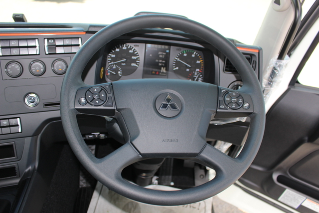 Mitsubishi Fuso super_great Large Tractor 2RG-FP84VER(105000) 13枚目