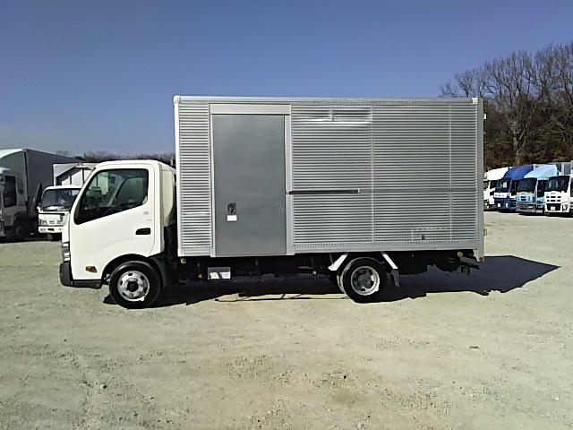 トヨタ ダイナ 小型 バン TKG-XZU710(8611) 4枚目