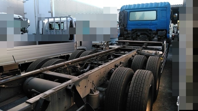 UDトラックス（日産） ビッグサム 大型 キャブ付きシャーシ ADG-CD4YA(3725) 4枚目