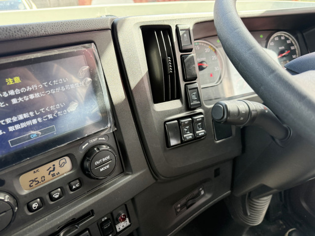 いすゞ ギガ 大型 ウィング 2PG-CYJ77D(114031) 22枚目
