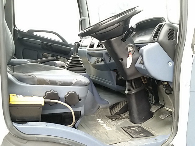 日野 レンジャー 中型 コンテナ専用車 BDG-GC7JEWA(8224) 29枚目
