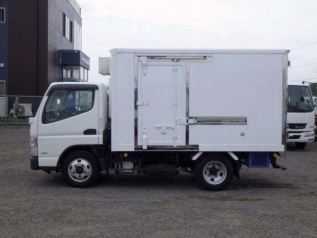 三菱ふそう キャンター 小型 冷蔵冷凍バン TPG-FBA50(110061) 4枚目