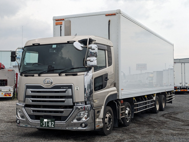 UDトラックス（日産） クオン 大型 冷蔵冷凍バン 2PG-CG5CA(112435) 1枚目