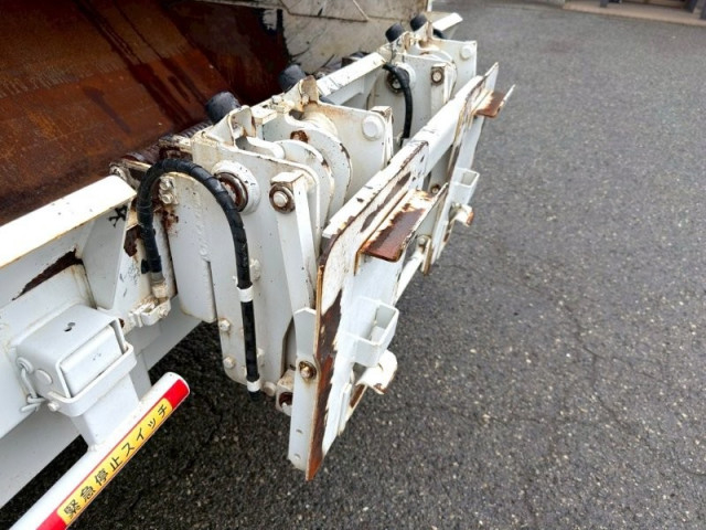 いすゞ フォワード 中型 塵芥車（プレス式） 2RG-FRR90S2(110398) 18枚目