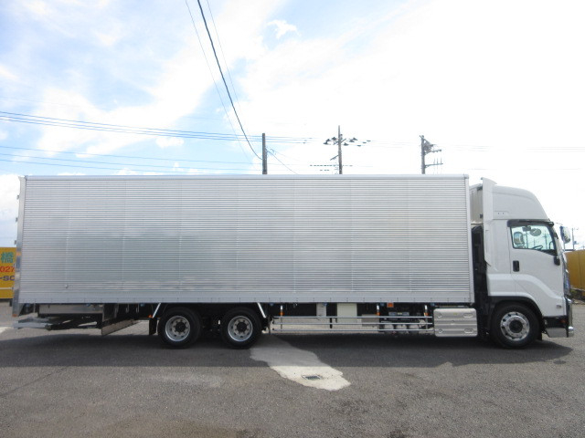 いすゞ ギガ 大型 冷蔵冷凍バン 2PG-CYY77DU(107592) 11枚目