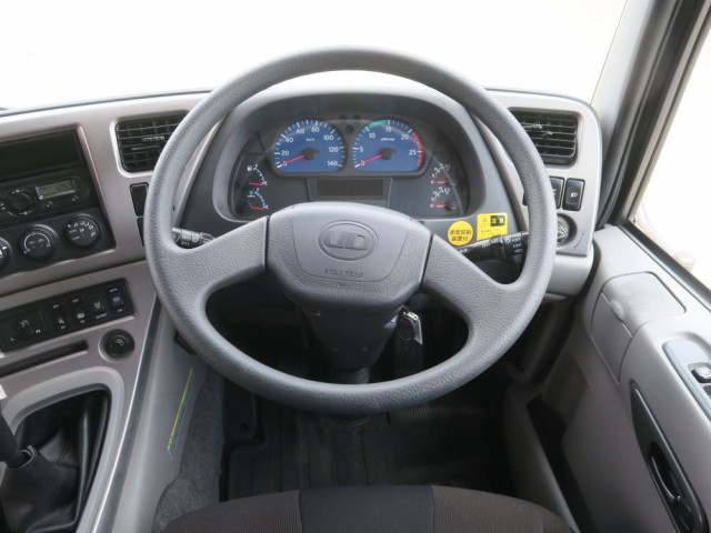 UDトラックス（日産） クオン 大型 土砂ダンプ QPG-CD5ZL(110741) 30枚目