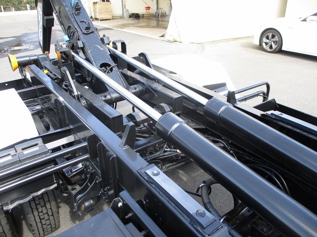 三菱ふそう ファイター 中型 コンテナ専用車 2KG-FK72F(9566) 9枚目