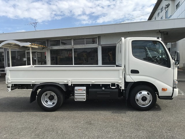 日野 デュトロ 小型 平ボディ 2RG-XZU605M(110178) 5枚目