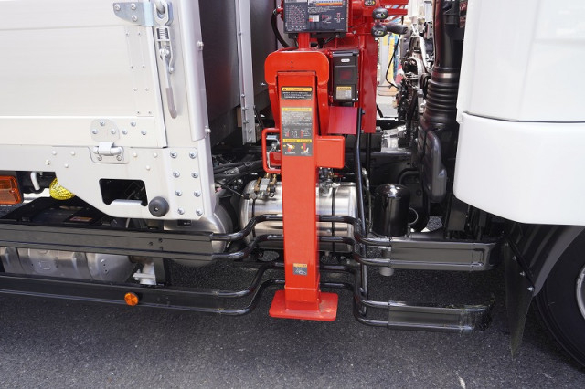三菱ふそう ファイター 増トン 平ボディ（クレーン付） 2KG-FK62FZ(107812) 23枚目
