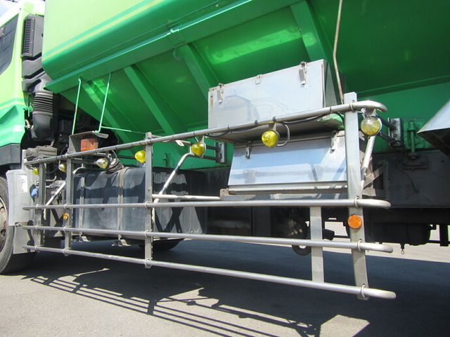 UDトラックス（日産） クオン 大型 粉粒体運搬車 ADG-CW4YL(9668) 27枚目
