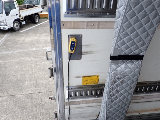 Isuzu forward 6studs large Freezer box_body 2PG-FTR90V2(93164) 11枚目