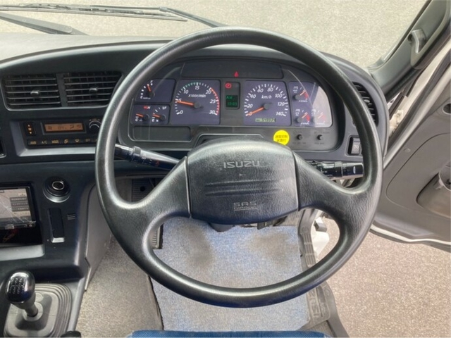 いすゞ ギガ 大型 ウィング QKG-CYJ77A(9349) 31枚目