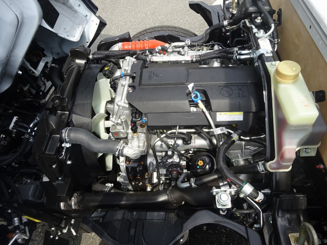 三菱ふそう キャンター 小型 平ボディ 2RG-FBAV0(111822) 10枚目