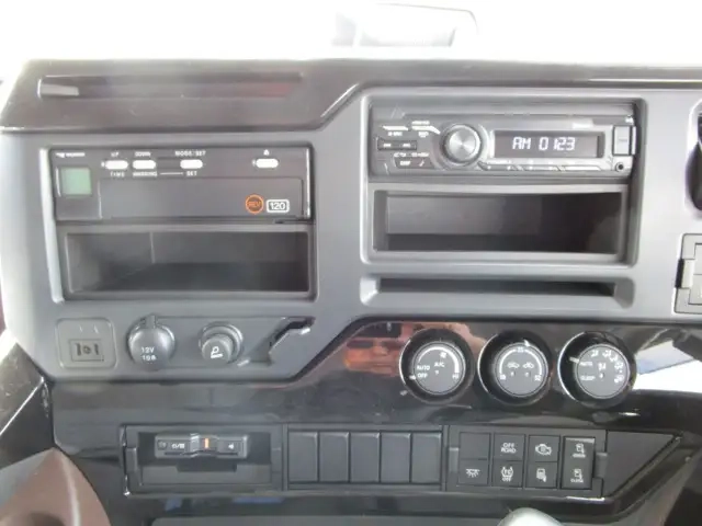 いすゞ ギガ 大型 トラクタ 2RG-EK5DAD(106886) 40枚目