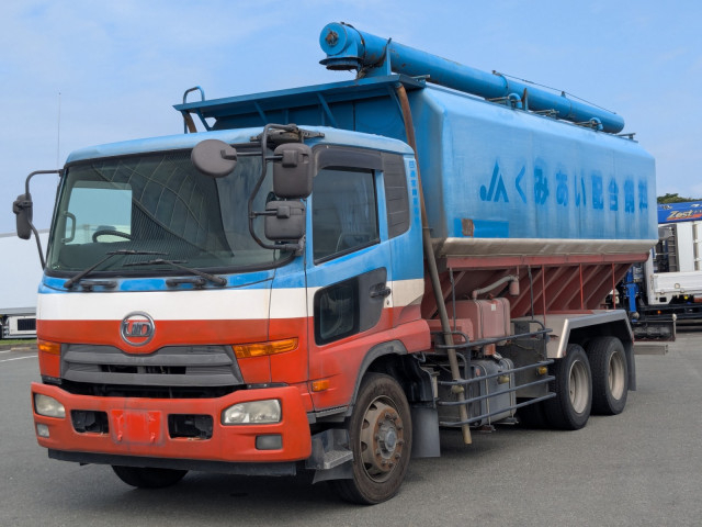 UDトラックス（日産） クオン 大型 粉粒体運搬車 QDG-PW39L(112586) 1枚目