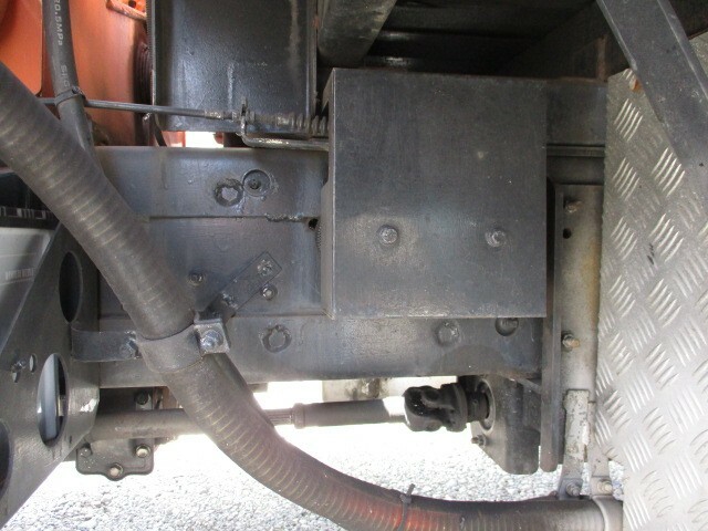 UDトラックス（日産） コンドル 中型 平ボディ（クレーン付） BDG-MK37D(9295) 23枚目