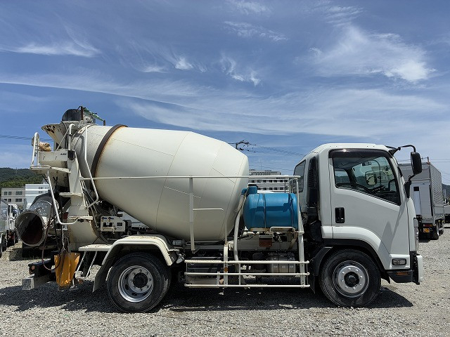 いすゞ フォワード 増トン ミキサー車 2PG-FTR90U2(107587) 5枚目