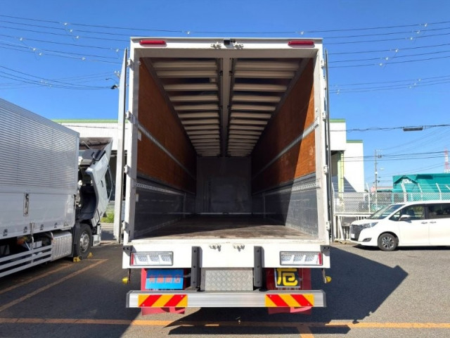 UDトラックス（日産） クオン 大型 ウィング 2PG-CD5CA(112941) 9枚目
