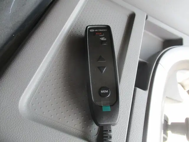 日産自動車 クオン 大型 ウィング 2RG-CG5FA(111203) 25枚目