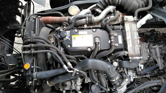いすゞ エルフ 中型 冷蔵冷凍バン TKG-FRR90T2(3768) 27枚目