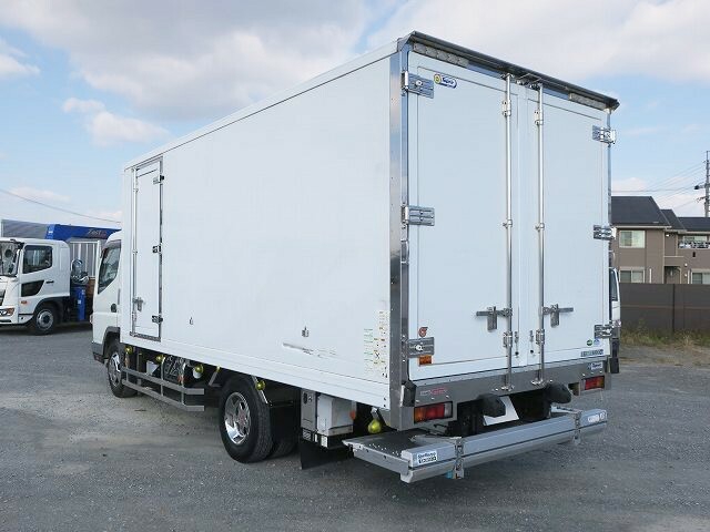 三菱ふそう キャンター 小型 冷蔵冷凍バン TKG-FEB50(37261) 4枚目