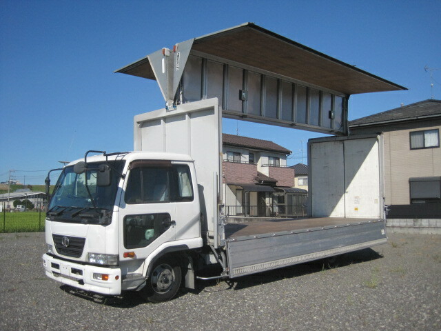 UDトラックス（日産） コンドル 中型 ウィング PB-MK36A(12527) 12枚目
