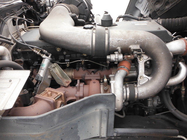 UDトラックス（日産） クオン 大型 ウィング KL-CG48L(2293) 14枚目