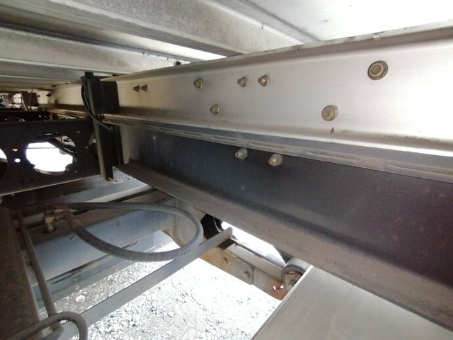 UDトラックス（日産） コンドル 中型 冷蔵冷凍バン PB-MK36B(5670) 39枚目